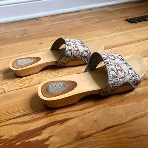 00s UGG slides, sandals Sz 9